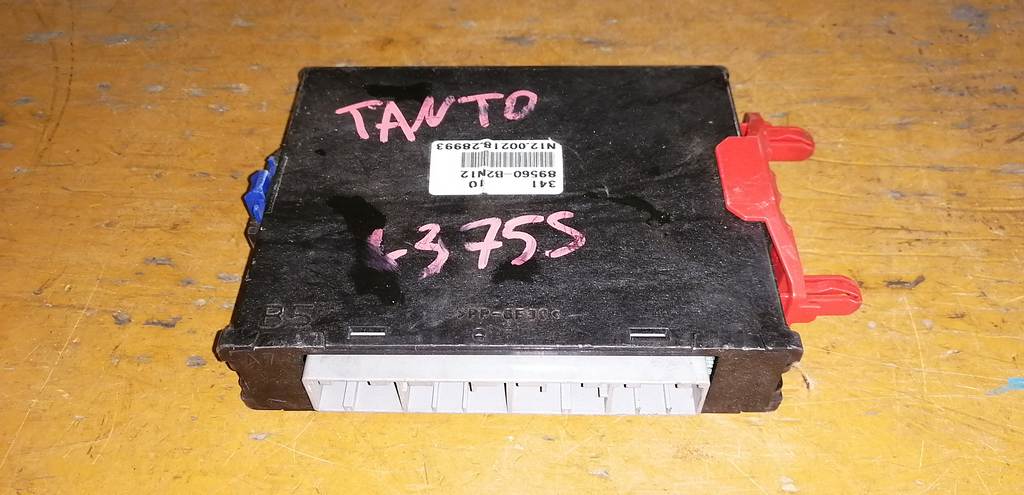 блок управления двс Daihatsu Tanto