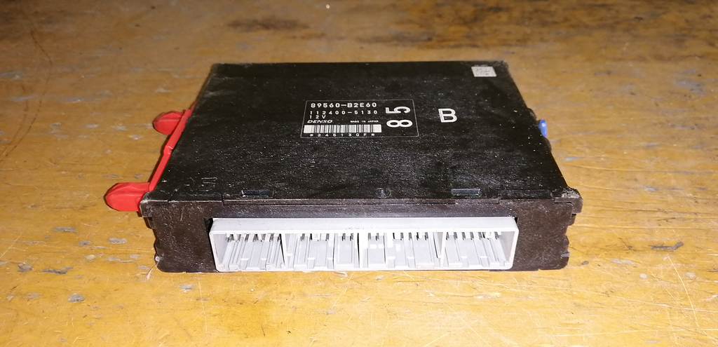 блок управления двс Daihatsu Tanto