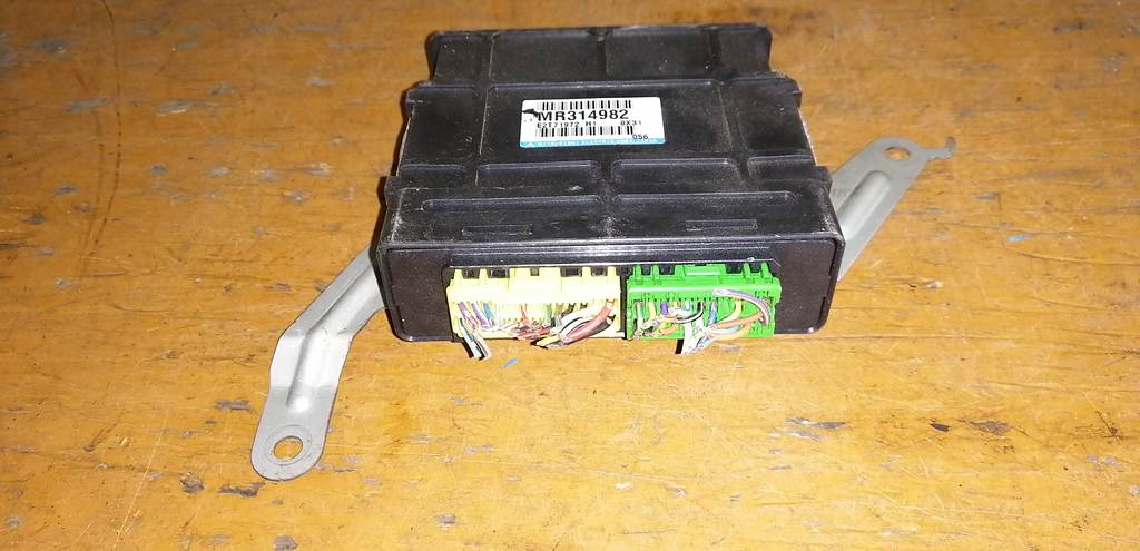 блок управления двс Mitsubishi Pajero Mini