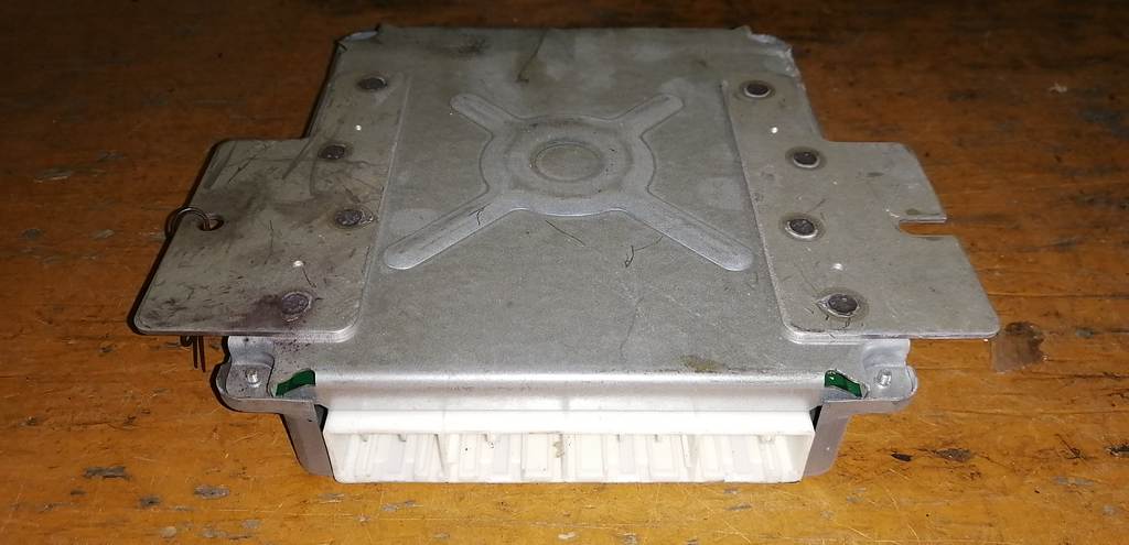 блок управления двс Subaru Impreza