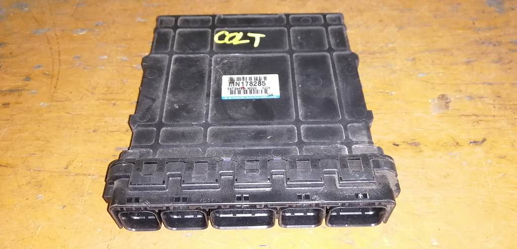 блок управления двс Mitsubishi Colt