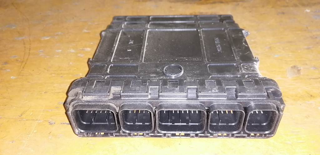 блок управления двс Mitsubishi Colt