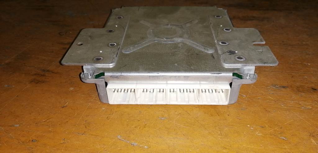 блок управления двс Subaru Impreza