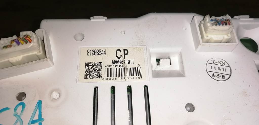 щиток приборов Mitsubishi Pajero Mini