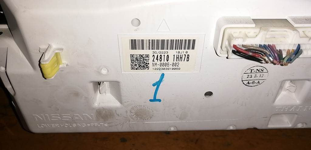 щиток приборов Nissan March