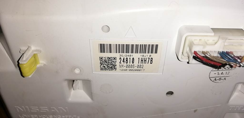 щиток приборов Nissan March