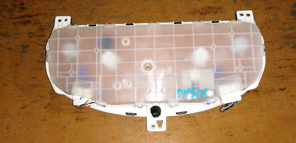 щиток приборов Mazda Demio