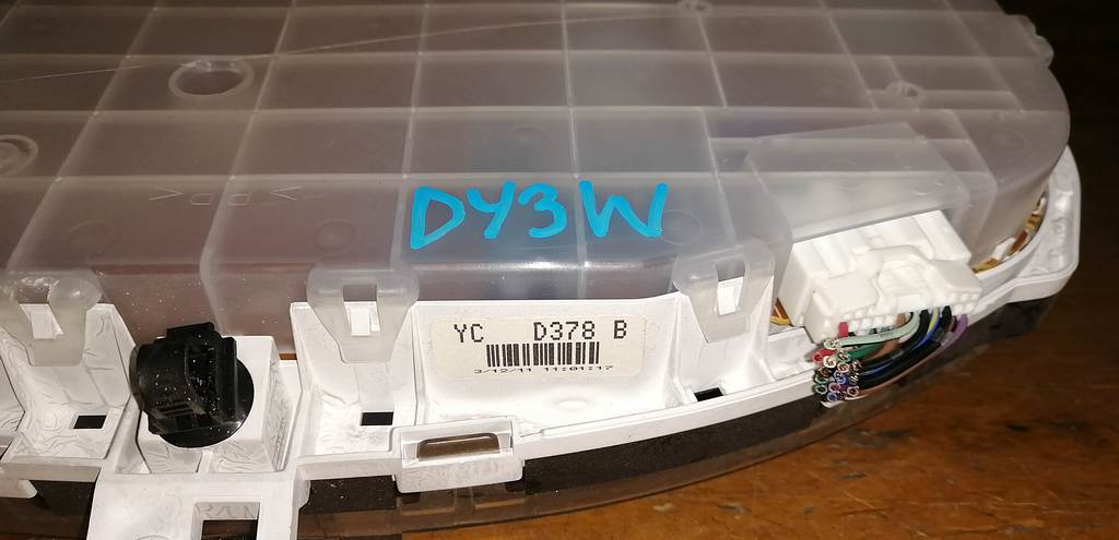 щиток приборов Mazda Demio