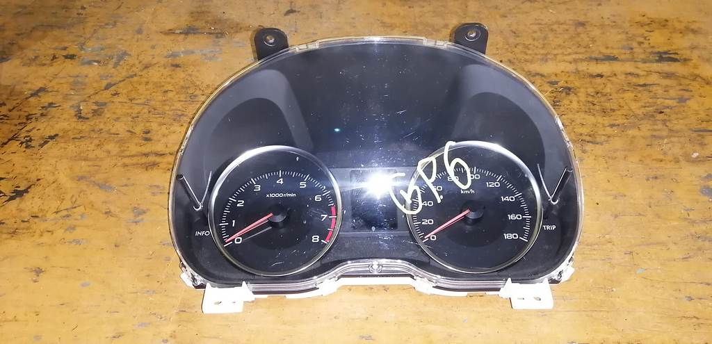 щиток приборов Subaru Impreza