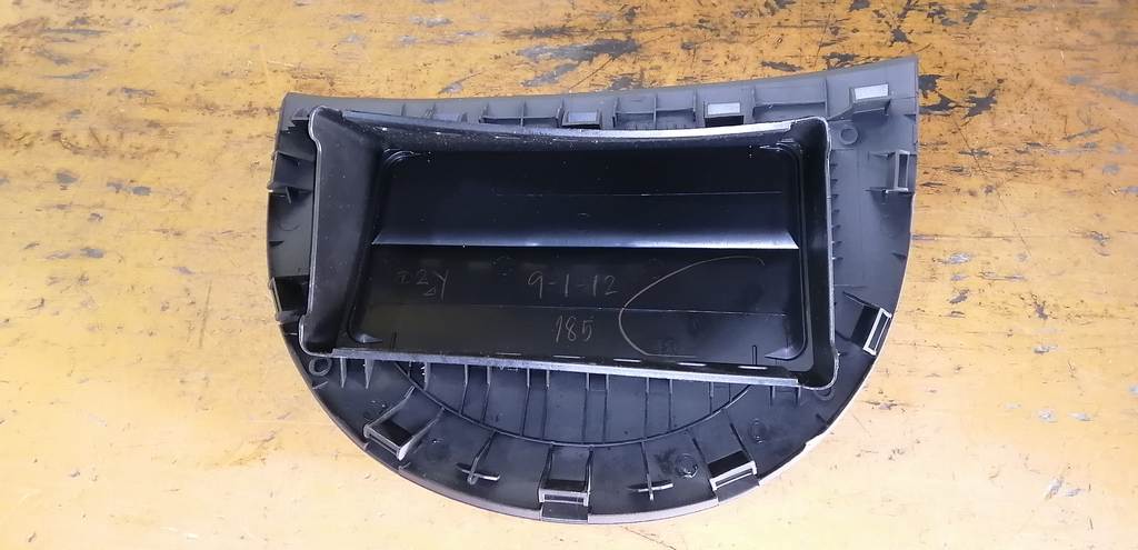 airbag пассажирский Nissan March