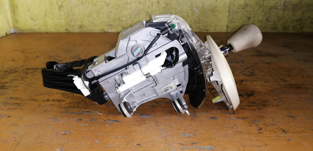 селектор акпп Toyota Sienta