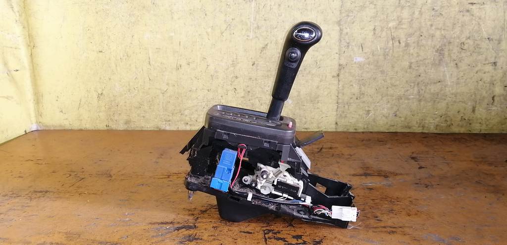 селектор акпп Nissan Sunny