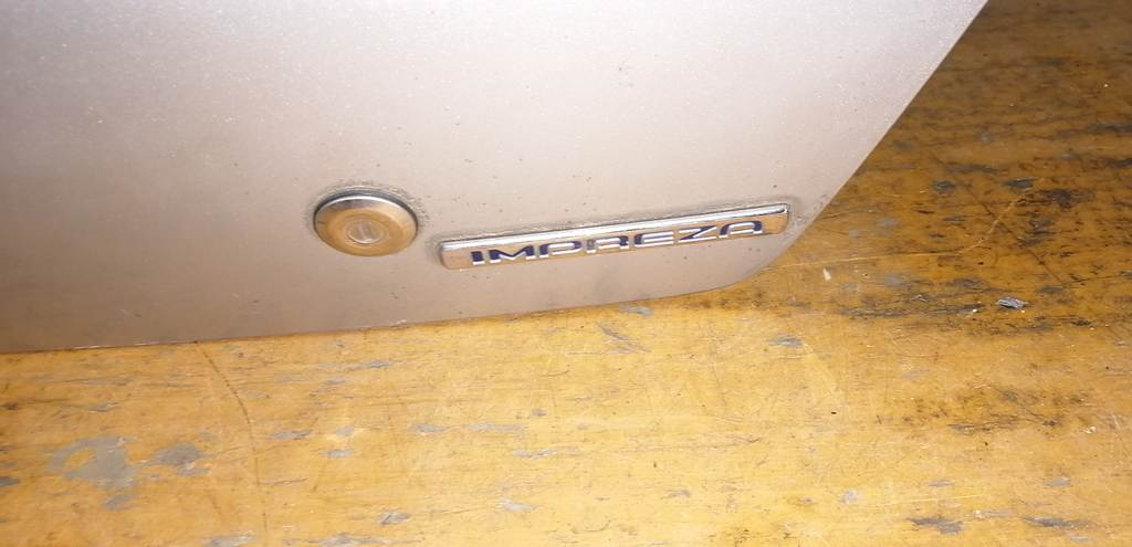 крышка багажника Subaru Impreza