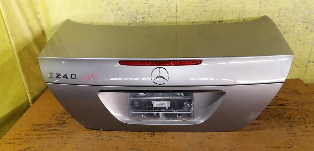 крышка багажника Mercedes-Benz E-Class