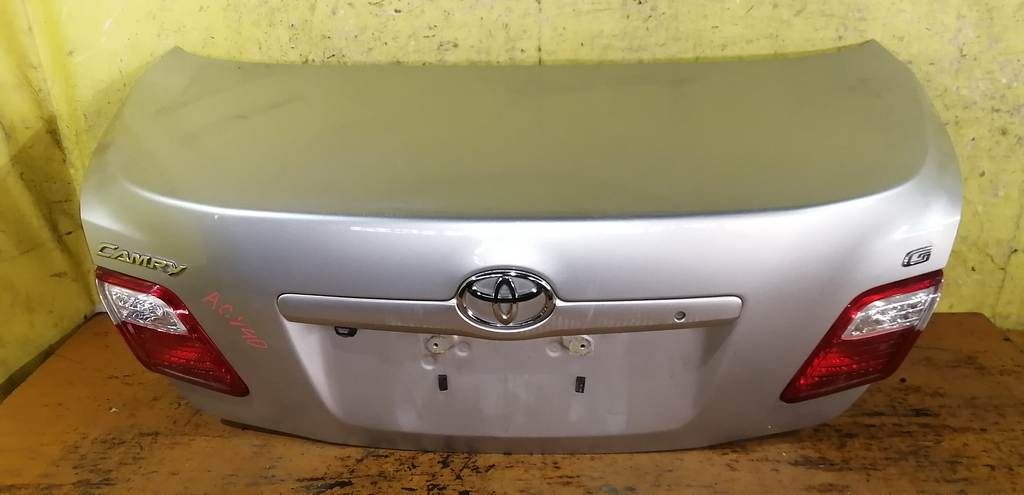 крышка багажника Toyota Camry