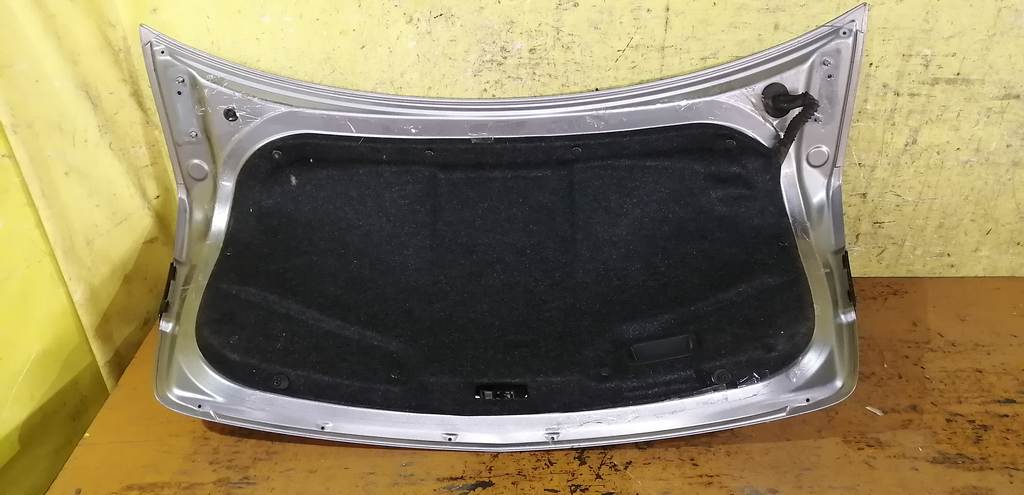 крышка багажника Mazda Axela