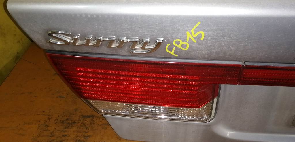 крышка багажника Nissan Sunny