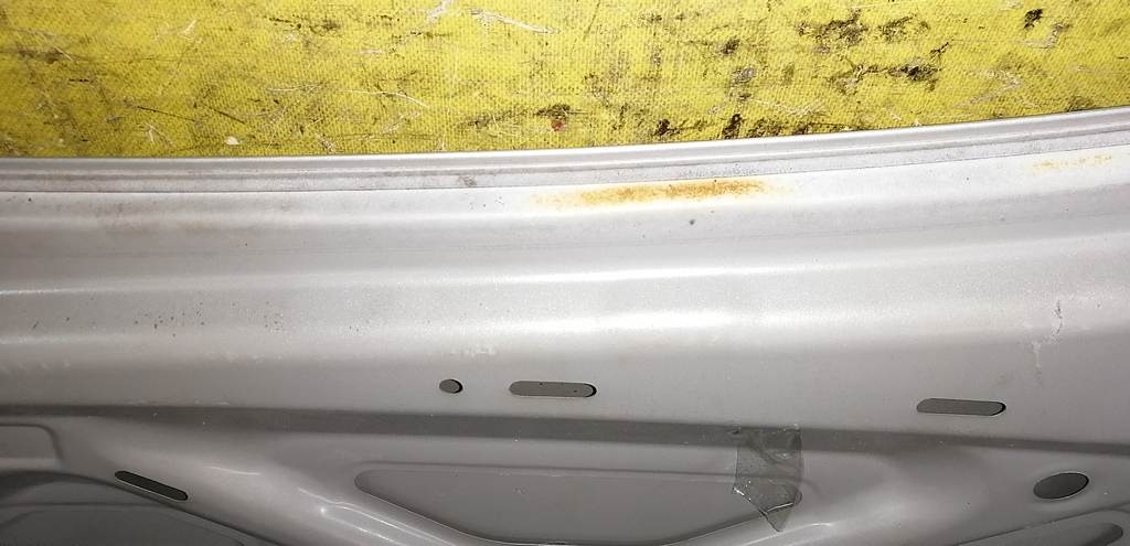 крышка багажника Nissan Sunny