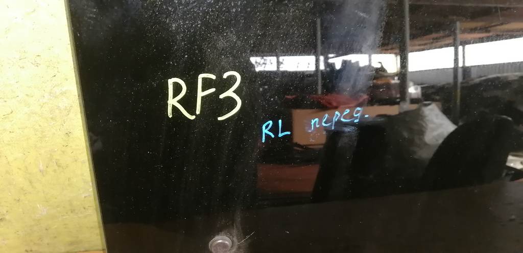 стекло Honda Stepwgn