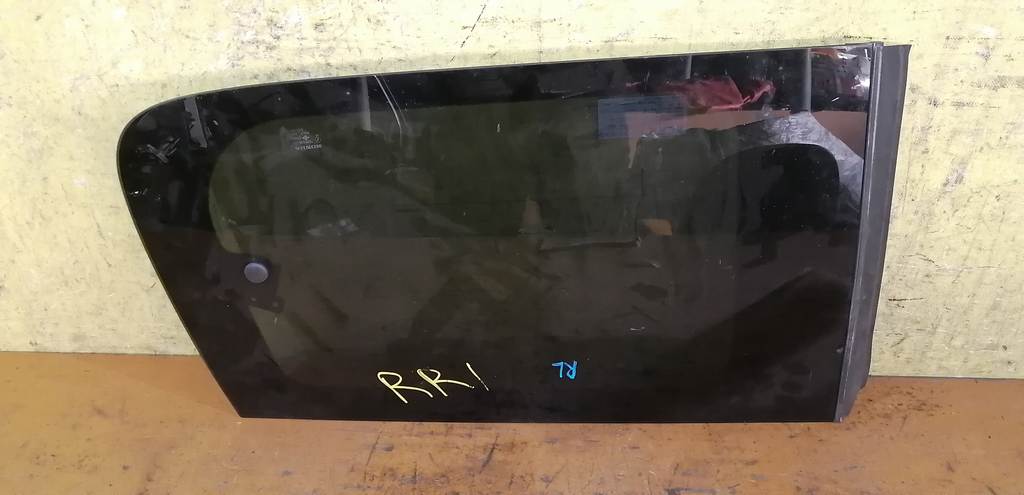 стекло багажника Honda Elysion