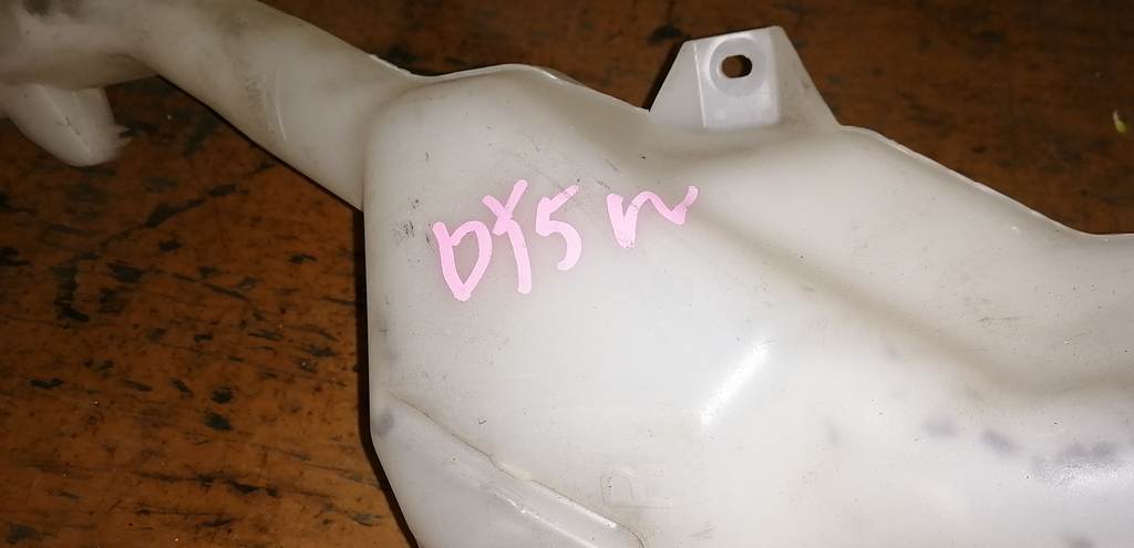 бачок омывателя Mazda Demio