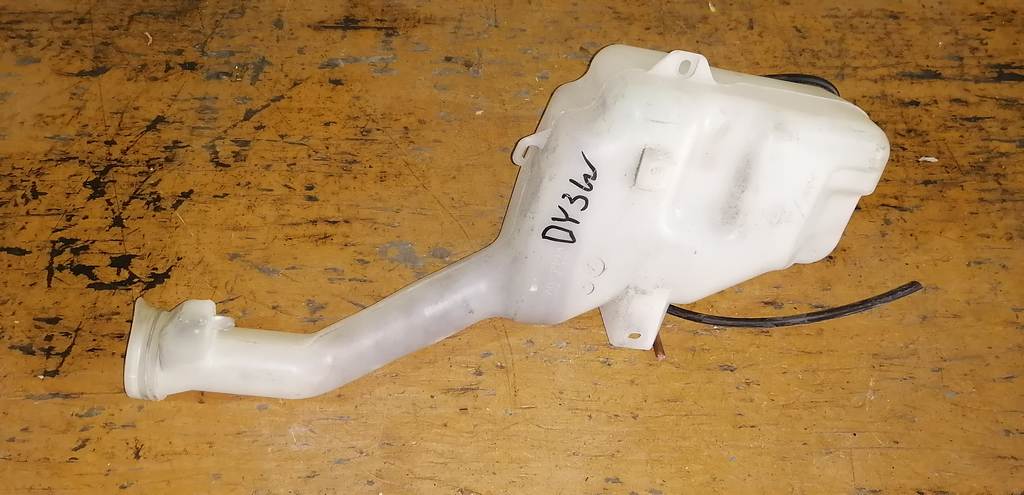 бачок омывателя Mazda Demio