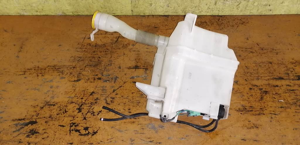 бачок омывателя Subaru Impreza