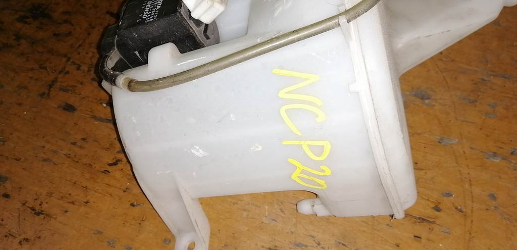 бачок омывателя Toyota Funcargo