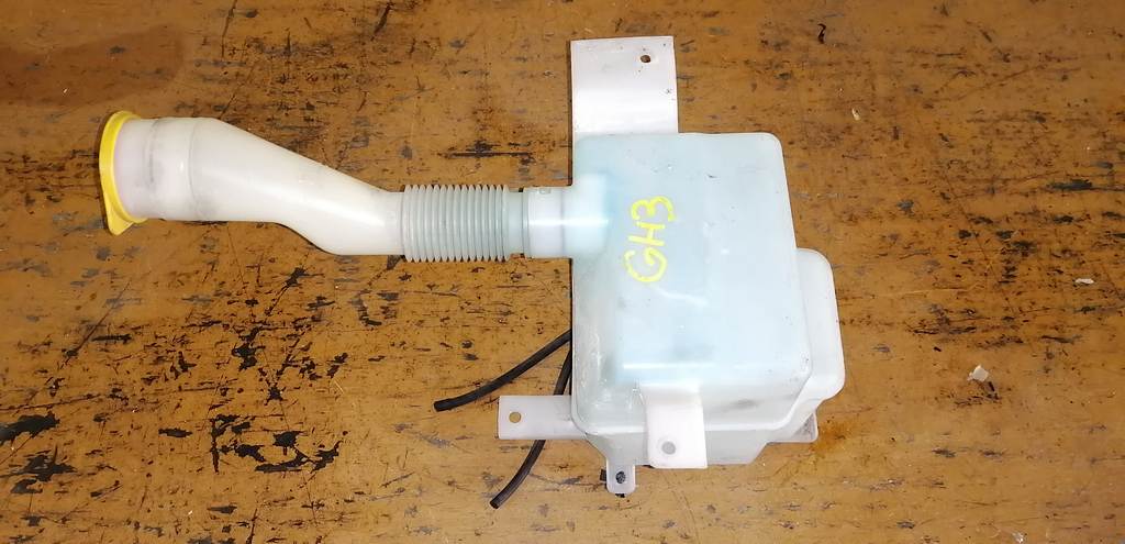 бачок омывателя Subaru Impreza