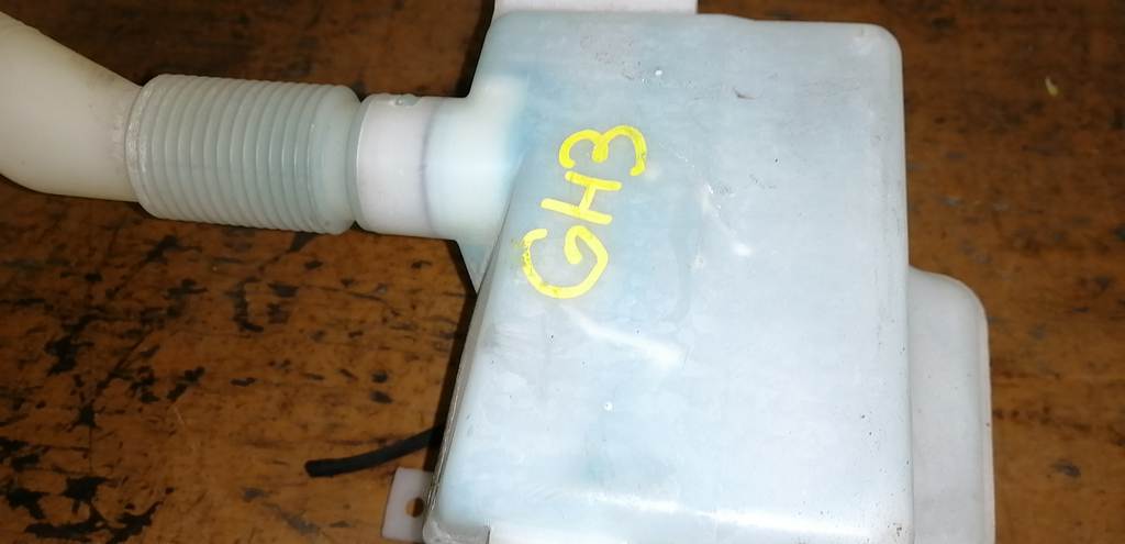 бачок омывателя Subaru Impreza