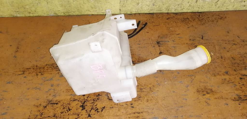 бачок омывателя Subaru Legacy