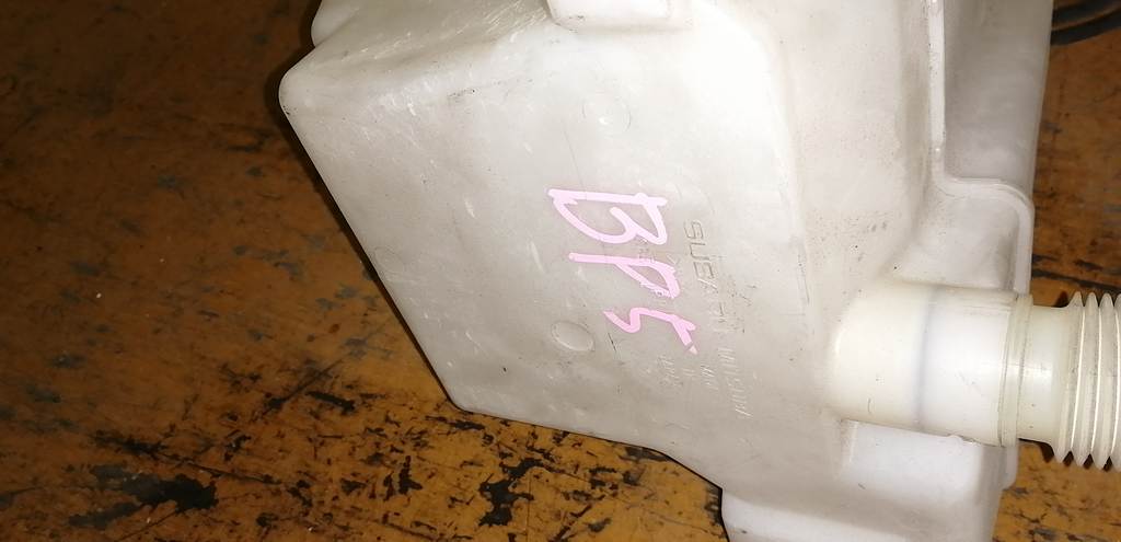 бачок омывателя Subaru Legacy