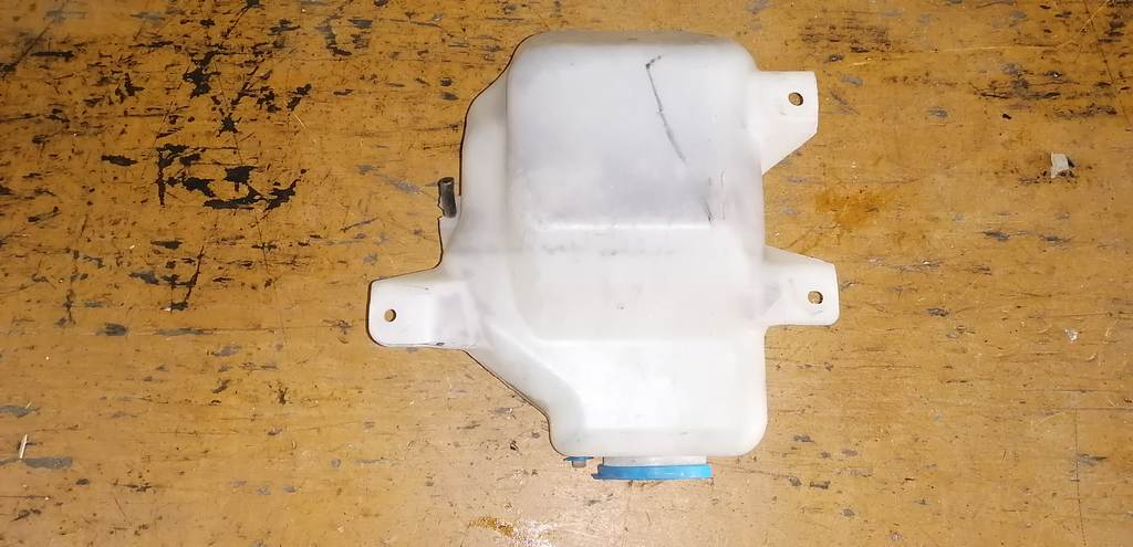 бачок омывателя Honda Stepwgn