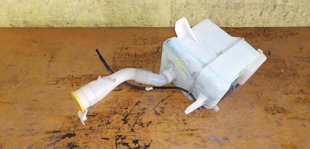 бачок омывателя Subaru Impreza