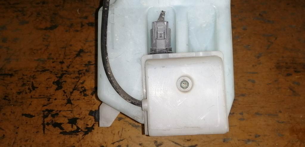 бачок омывателя Subaru Impreza