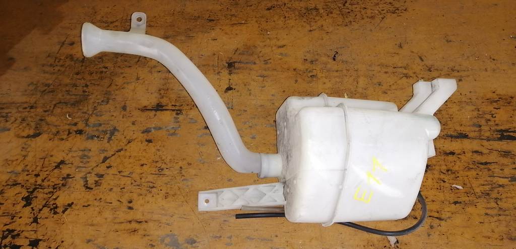 бачок омывателя Nissan Note