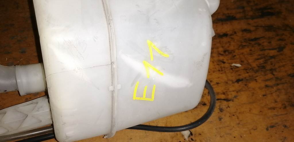 бачок омывателя Nissan Note