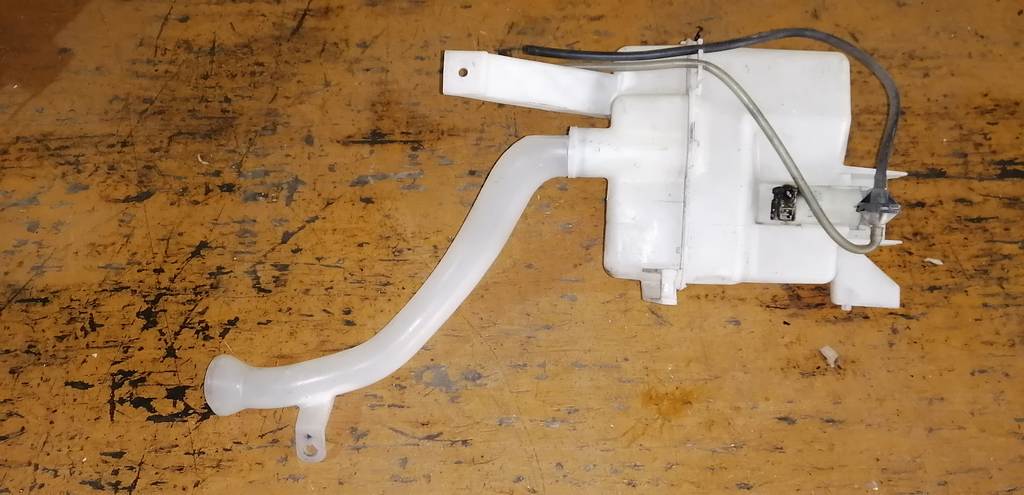 бачок омывателя Nissan Note