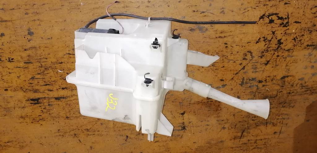 бачок омывателя Nissan Teana