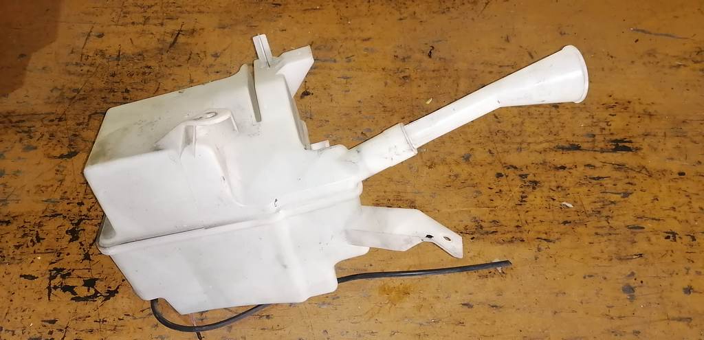 бачок омывателя Nissan Teana