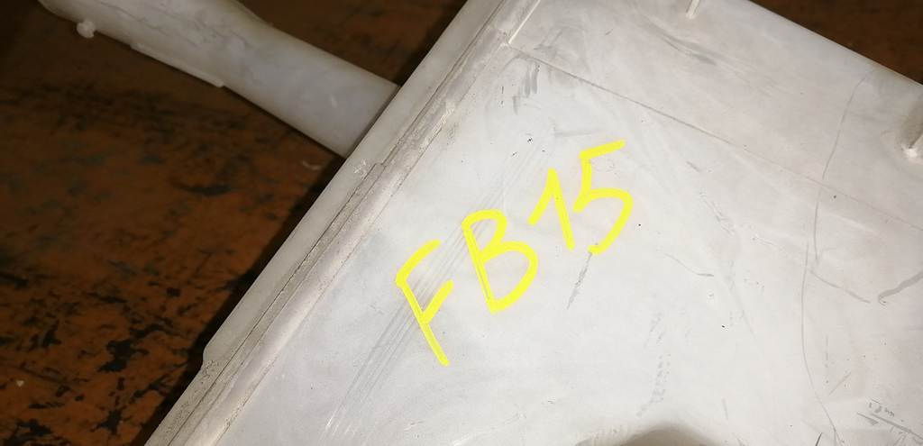 бачок омывателя Nissan Sunny