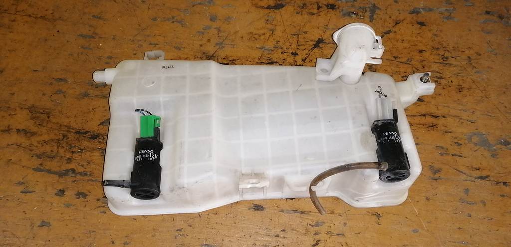 бачок омывателя Mitsubishi Pajero Mini