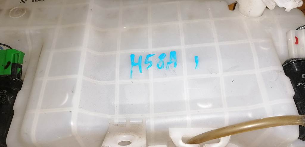 бачок омывателя Mitsubishi Pajero Mini