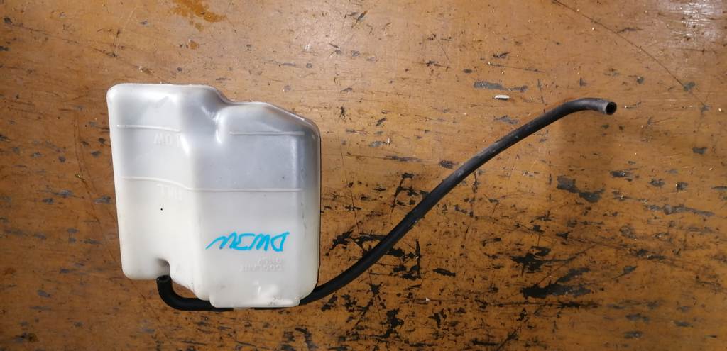 бачок расширительный Mazda Demio
