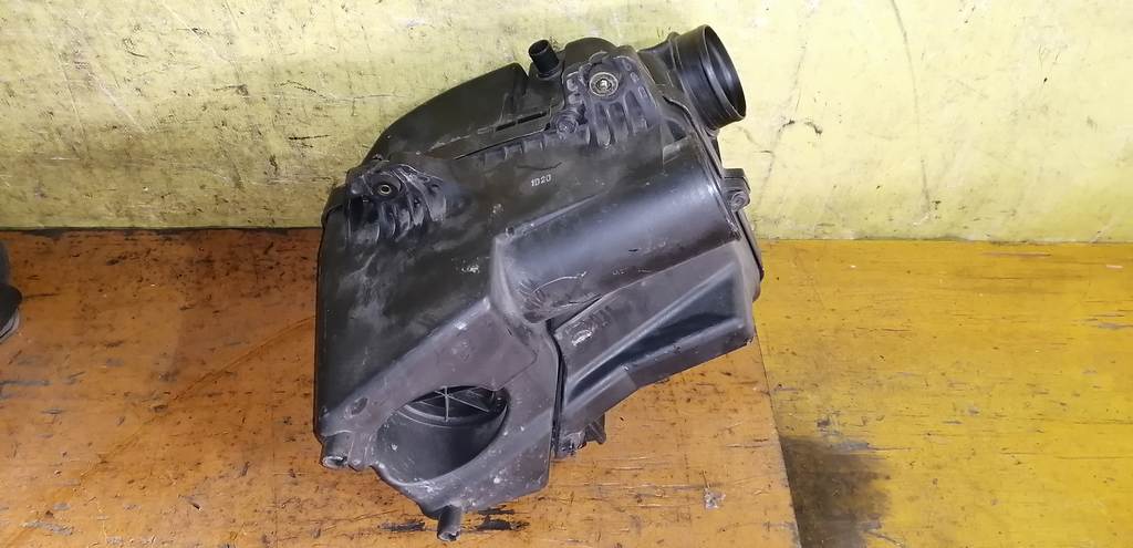 корпус воздушного фильтра Honda Stepwgn