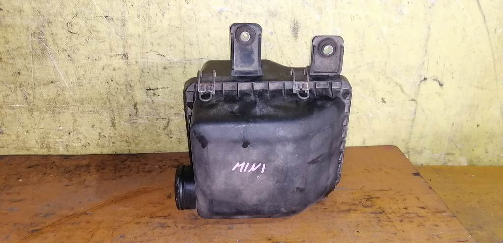 корпус воздушного фильтра Mitsubishi Pajero Mini