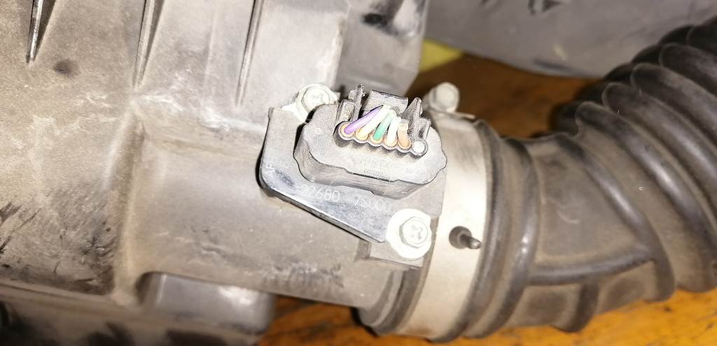 корпус воздушного фильтра Nissan Note