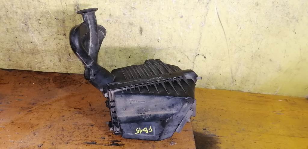 корпус воздушного фильтра Nissan Sunny