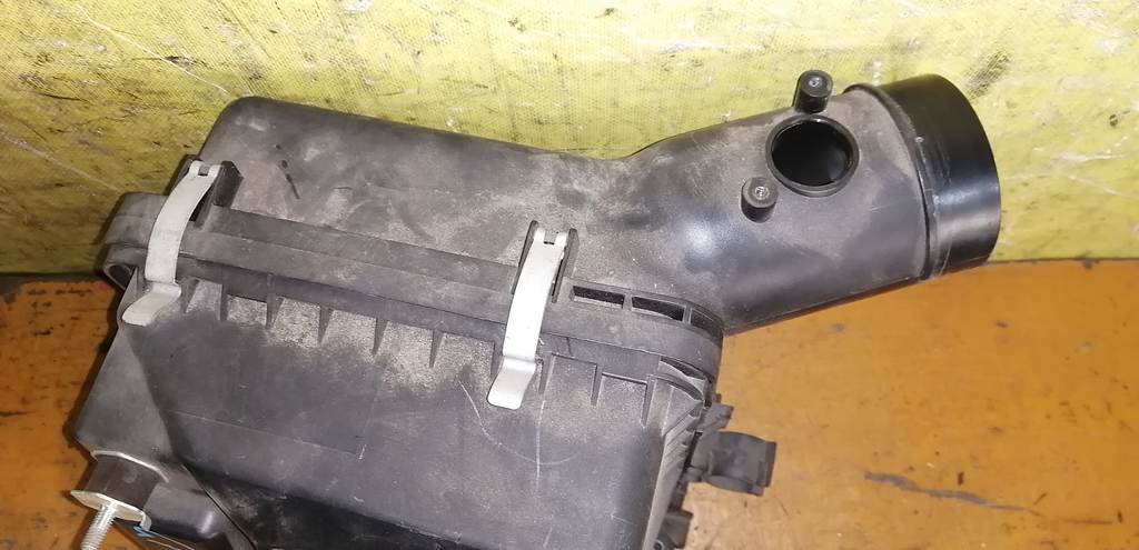 корпус воздушного фильтра Subaru Impreza