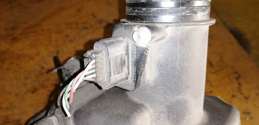 корпус воздушного фильтра Nissan X-Trail